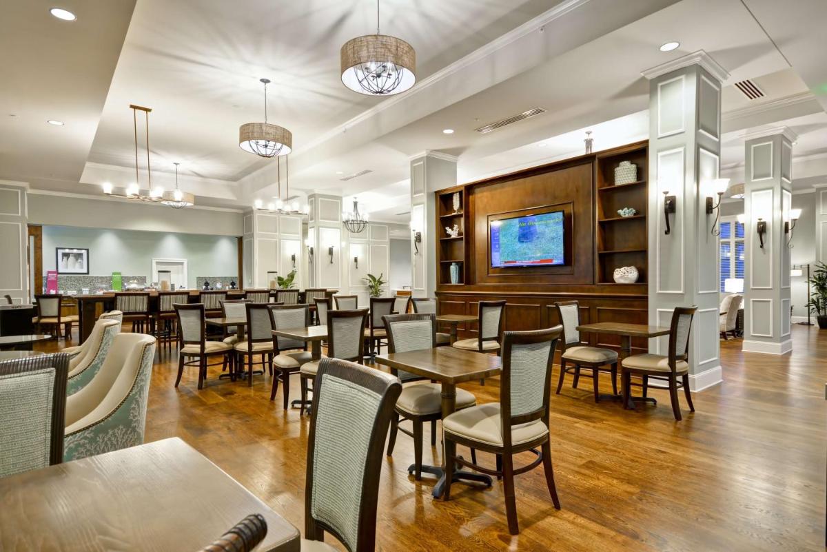 Hampton Inn & Suites Charleston Airport - image 7