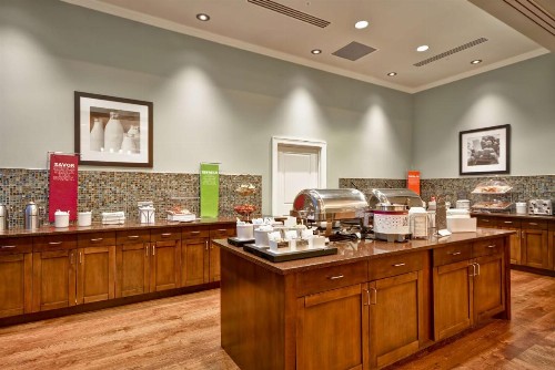 Hampton Inn & Suites Charleston Airport - image 9