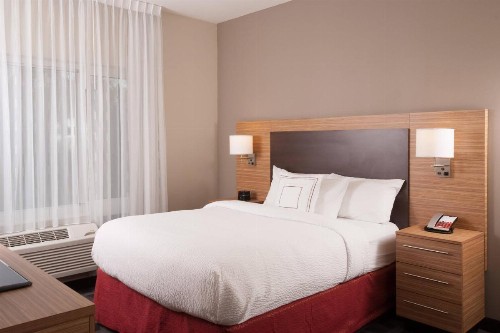 TownePlace Suites by Marriott Charleston Airport/Convention Center - image 11