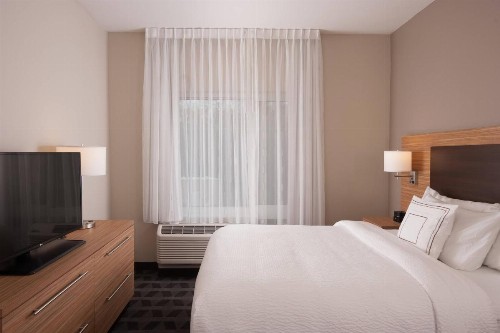 TownePlace Suites by Marriott Charleston Airport/Convention Center - image 12