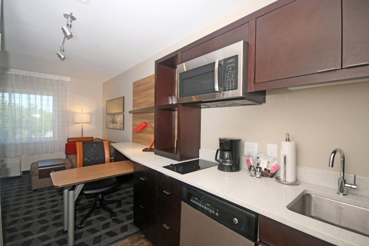 TownePlace Suites by Marriott Charleston-North Charleston - image 3