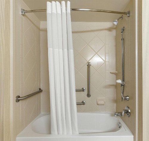 Hampton Inn & Suites North Conway - image 4