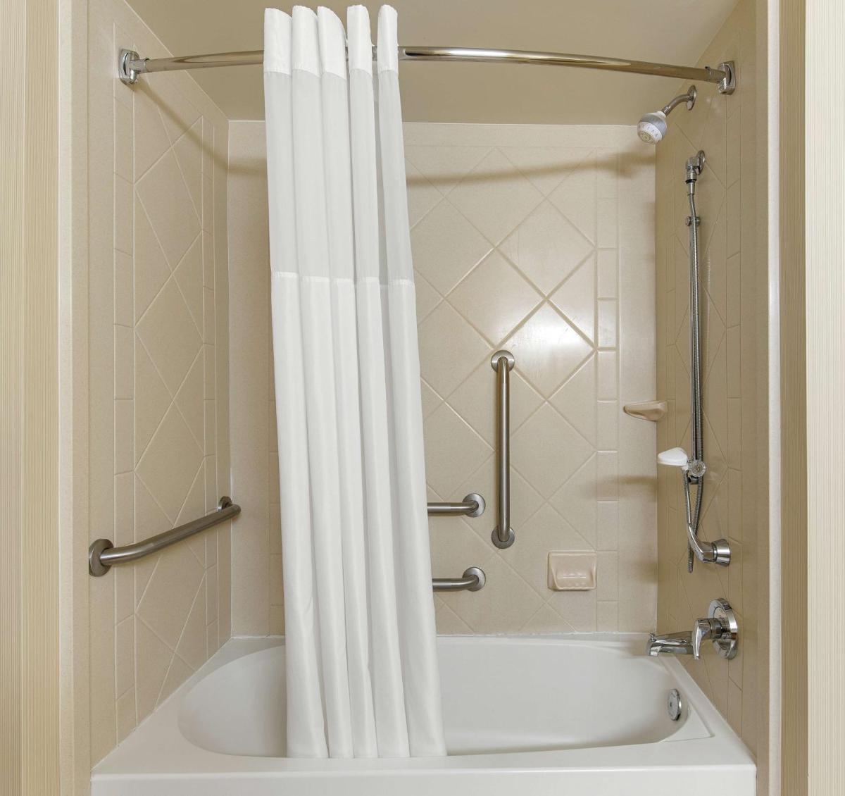 Hampton Inn & Suites North Conway - image 4