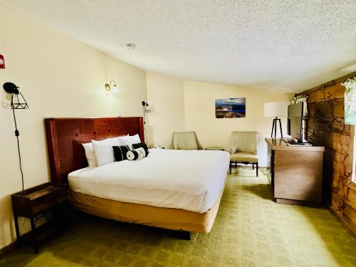 Merrill Farm Inn - image 13