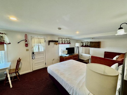 Merrill Farm Inn - image 14
