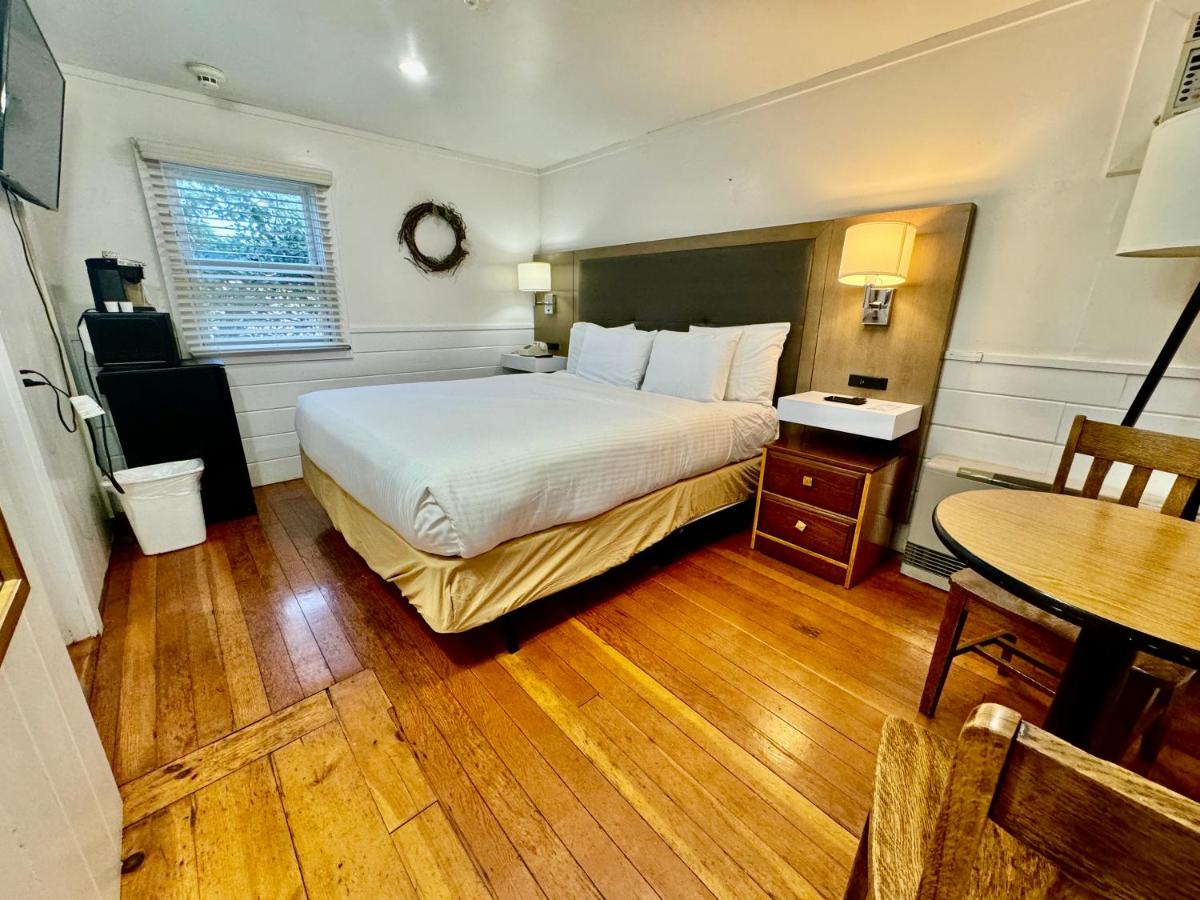 Merrill Farm Inn - image 2