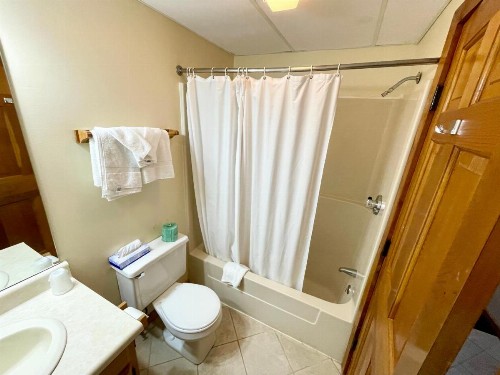 Merrill Farm Inn - image 28
