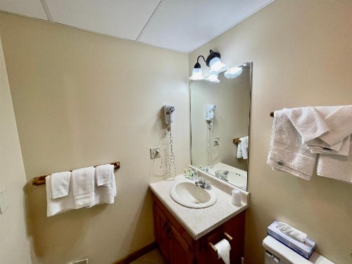 Merrill Farm Inn - image 41