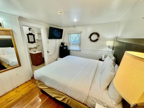 Merrill Farm Inn - image 47