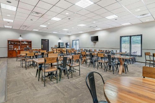 Green Granite Inn - image 23