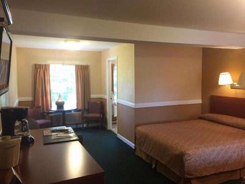 Briarcliff Motel - image 32