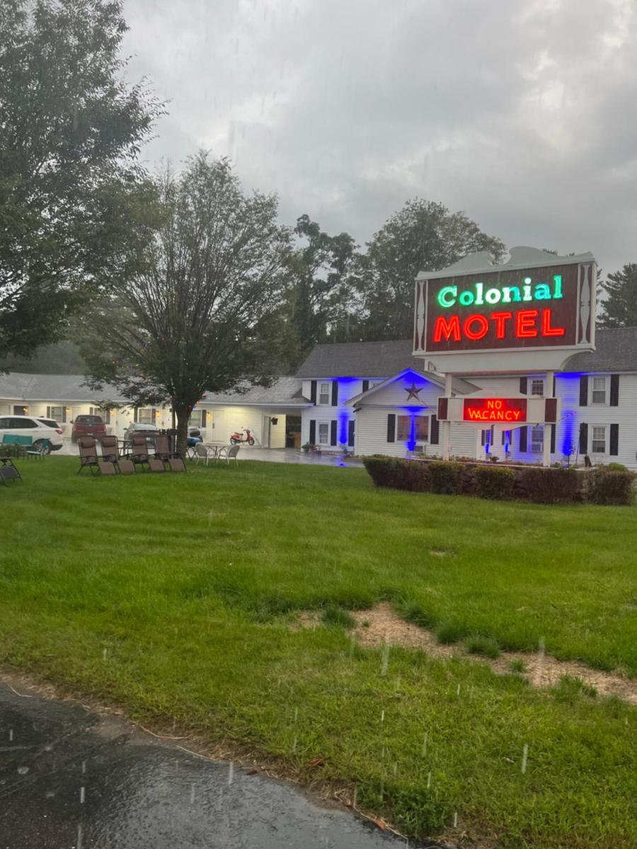 Colonial Motel - main image