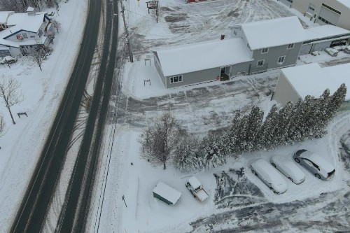 Colonial Motel - image 14
