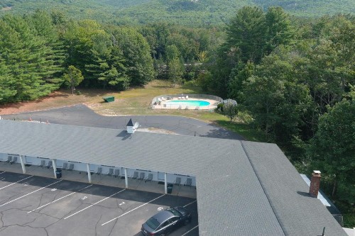 Colonial Motel - image 18