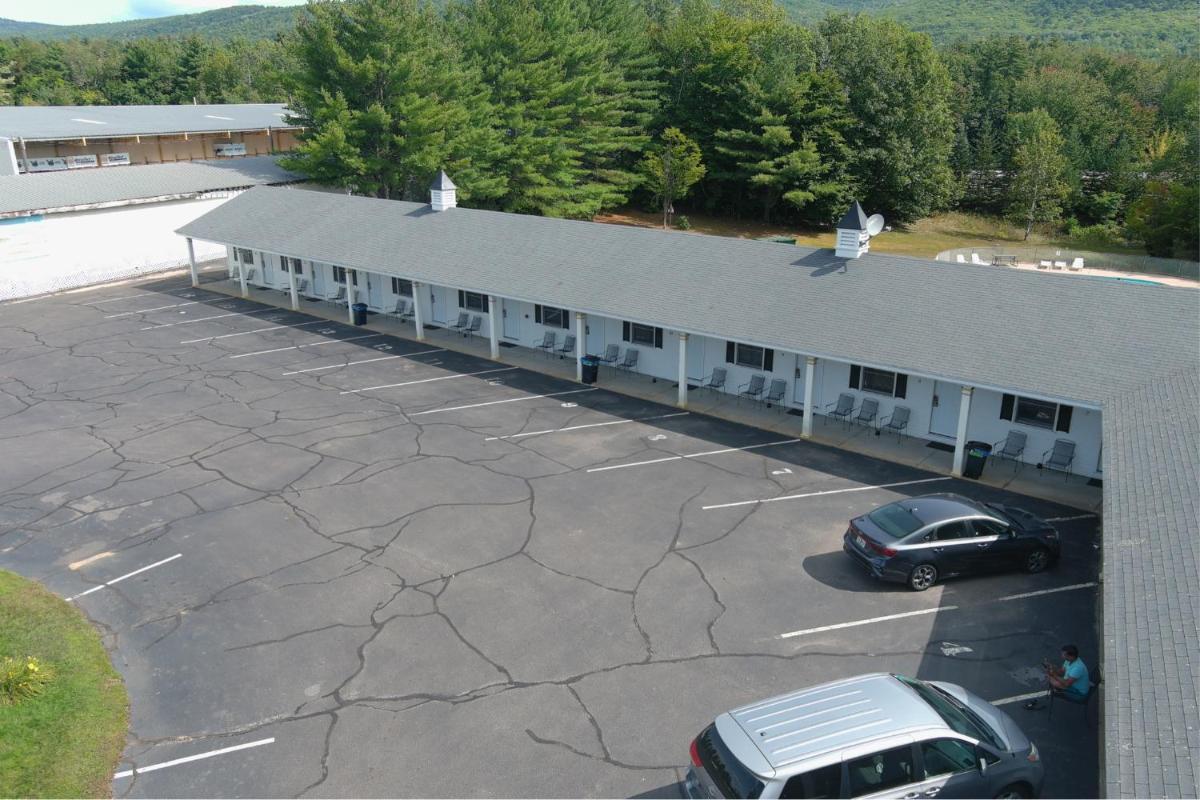 Colonial Motel - image 3