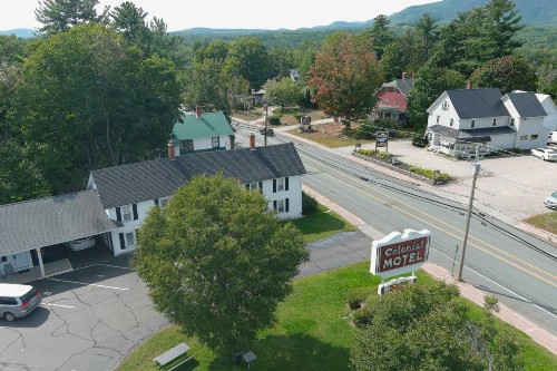 Colonial Motel - image 31