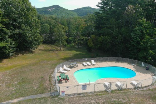Colonial Motel - image 34