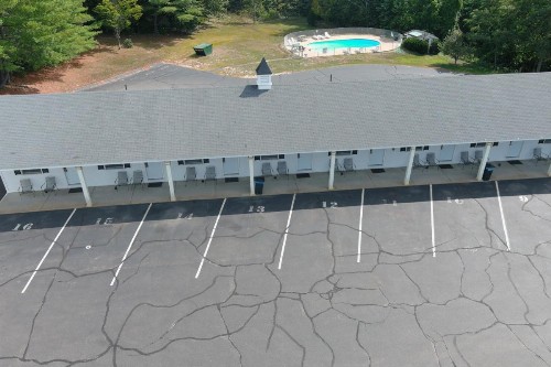 Colonial Motel - image 5