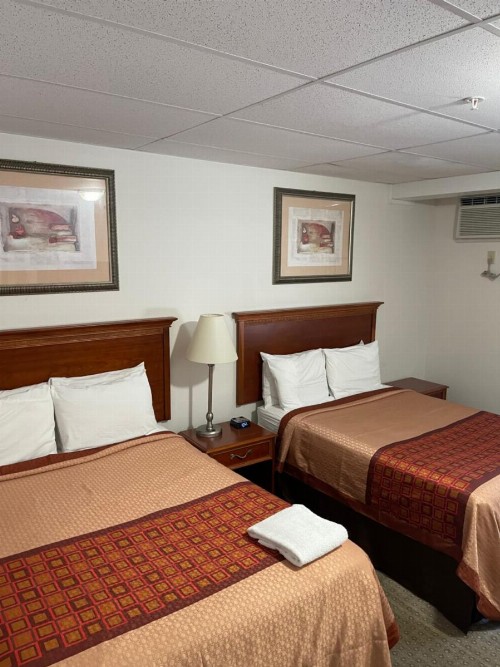 Colonial Motel - image 50