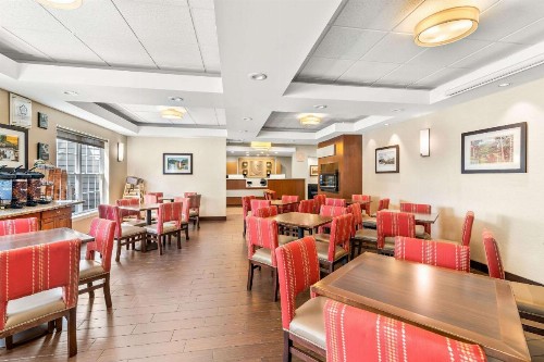 Comfort Inn & Suites - image 30