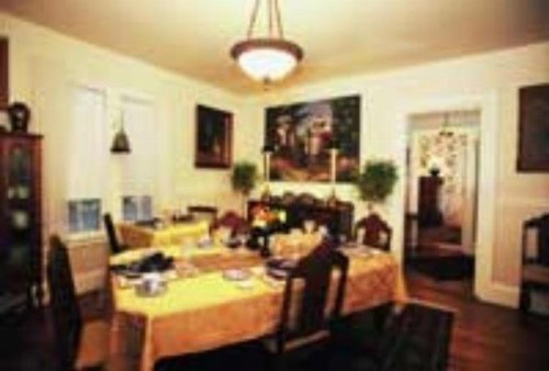 Red Elephant Inn Bed and Breakfast - image 7