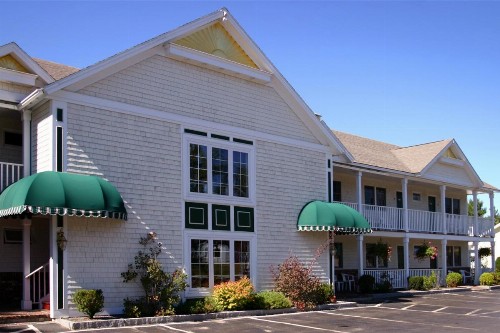 Golden Gables Inn - image 19