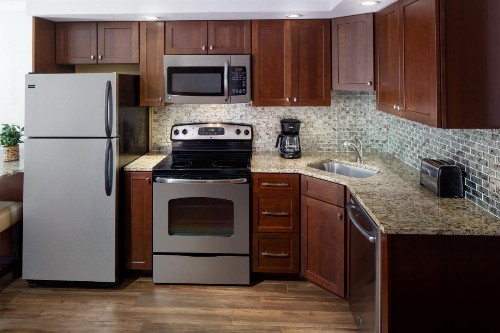 Golden Gables Inn - image 25