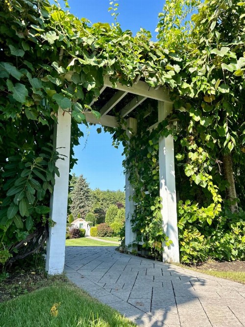 Golden Gables Inn - image 37