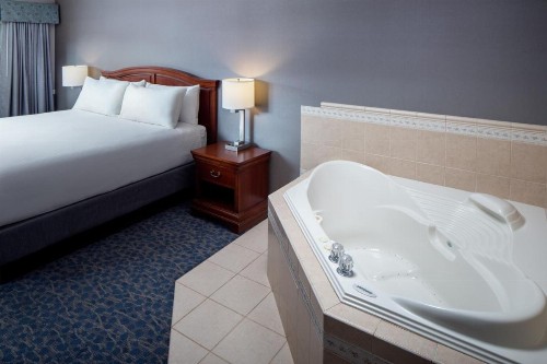 Golden Gables Inn - image 7