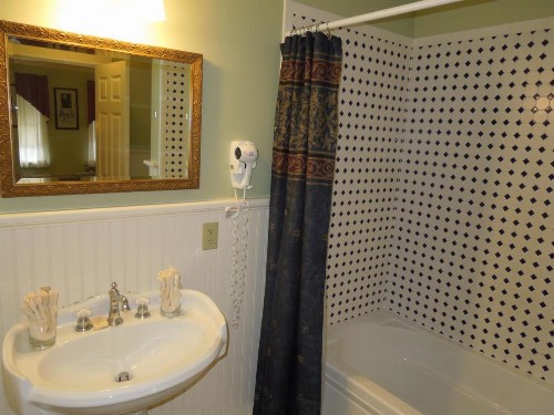 Kearsarge Inn - image 16