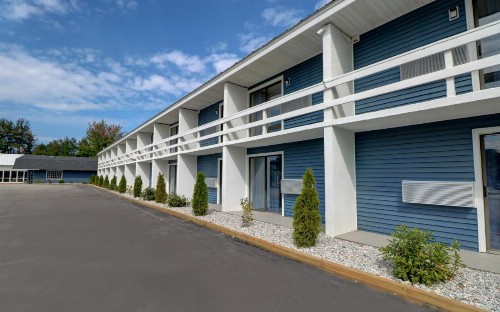 Yankee Clipper Inn - image 12