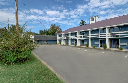 Yankee Clipper Inn - image 17