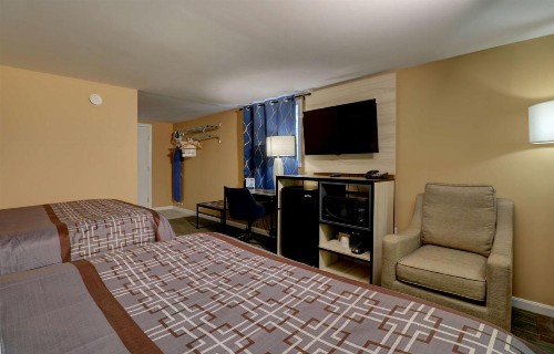 Yankee Clipper Inn - image 32