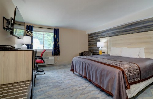 Yankee Clipper Inn - image 7