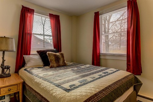 Oak House - image 8