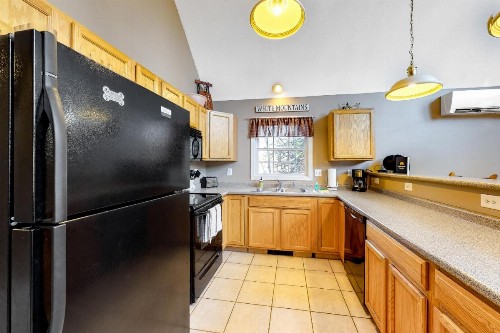 291 Ash Street - image 9