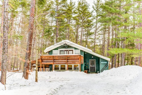 7 Merrimeeting Chalet