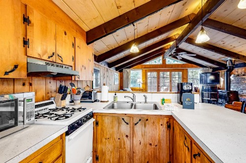 7 Merrimeeting Chalet - image 10