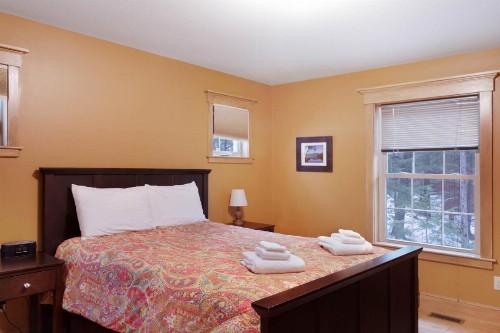 Ridge Circle Retreat - image 9