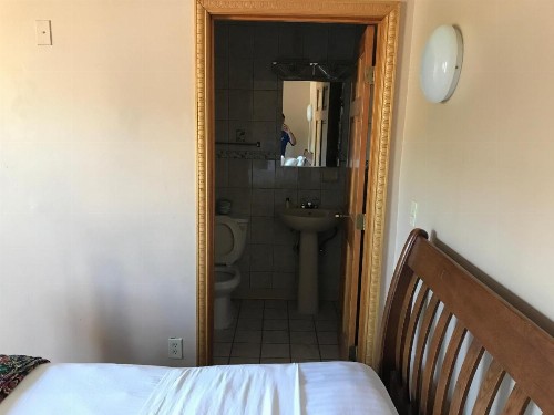 Capri Motel - image 30