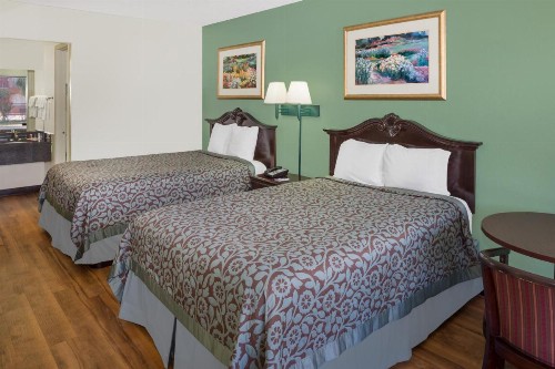 Travelodge by Wyndham Fort Myers North - image 20
