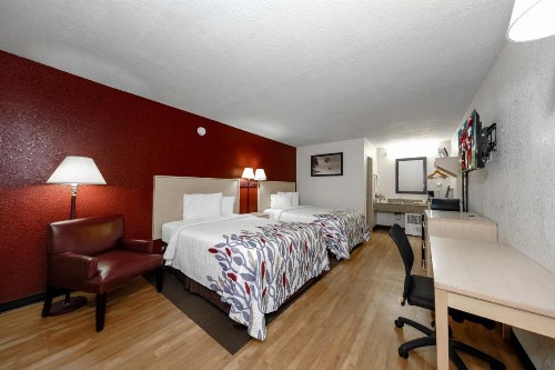 Red Roof Inn Ft. Myers - image 6