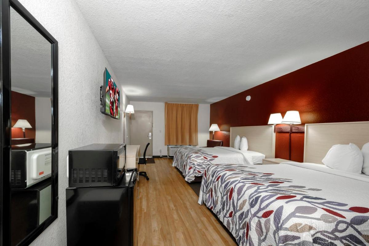 Red Roof Inn Ft. Myers - image 7