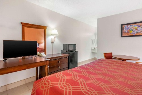 Econo Lodge North - image 17