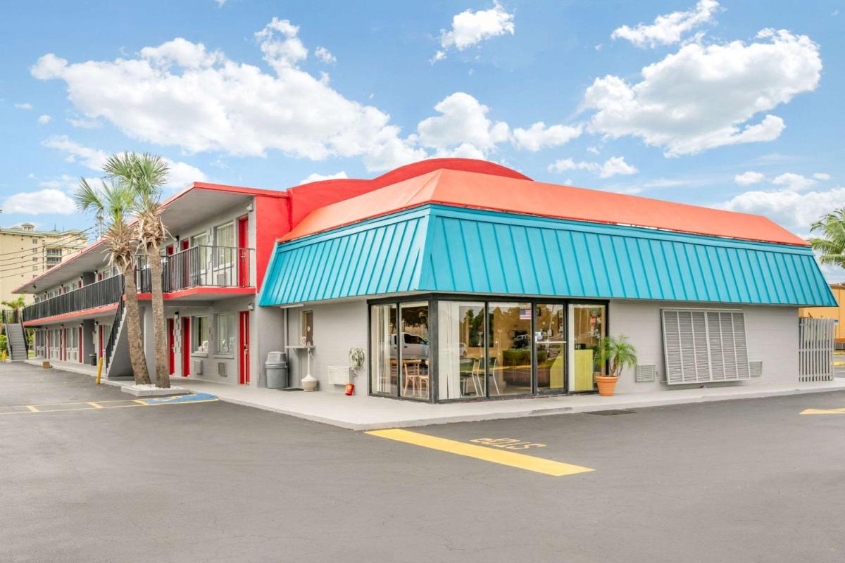 Econo Lodge North - image 2