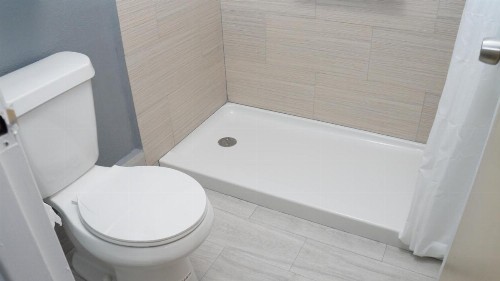 Riverview Inn - image 7