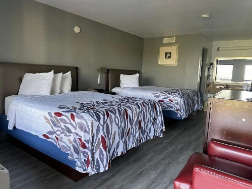 Riverview Inn - image 8