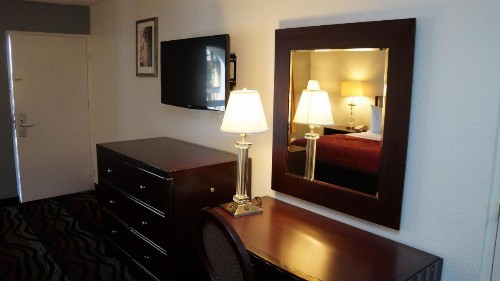 Riverview Inn - image 9