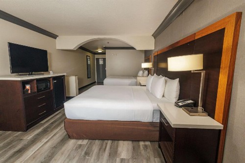 Comfort Inn & Suites Near Universal - North Hollywood – Burbank - image 23