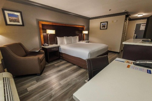 Comfort Inn & Suites Near Universal - North Hollywood – Burbank - image 25